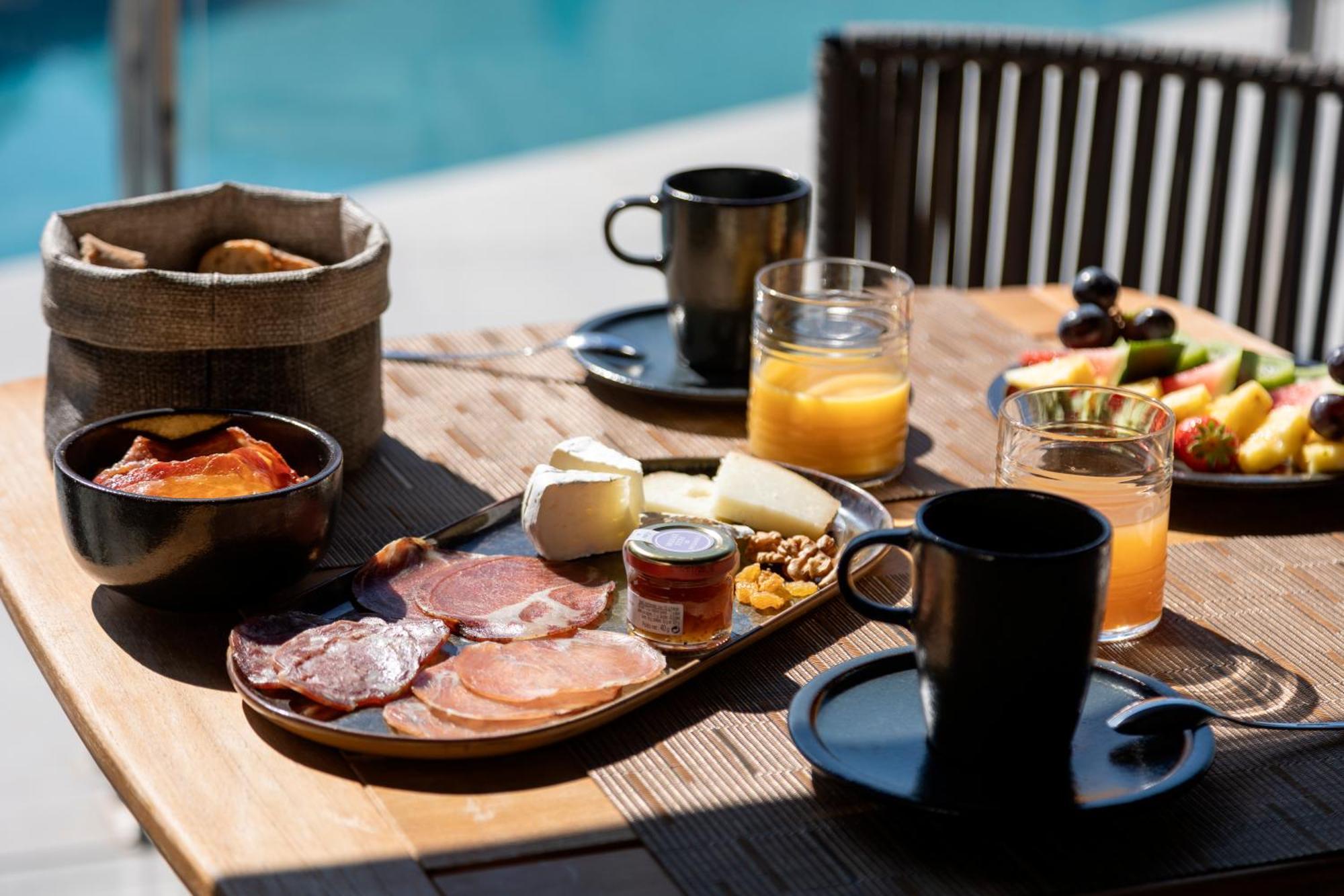 Hotel L'Acquale 칼비 외부 사진